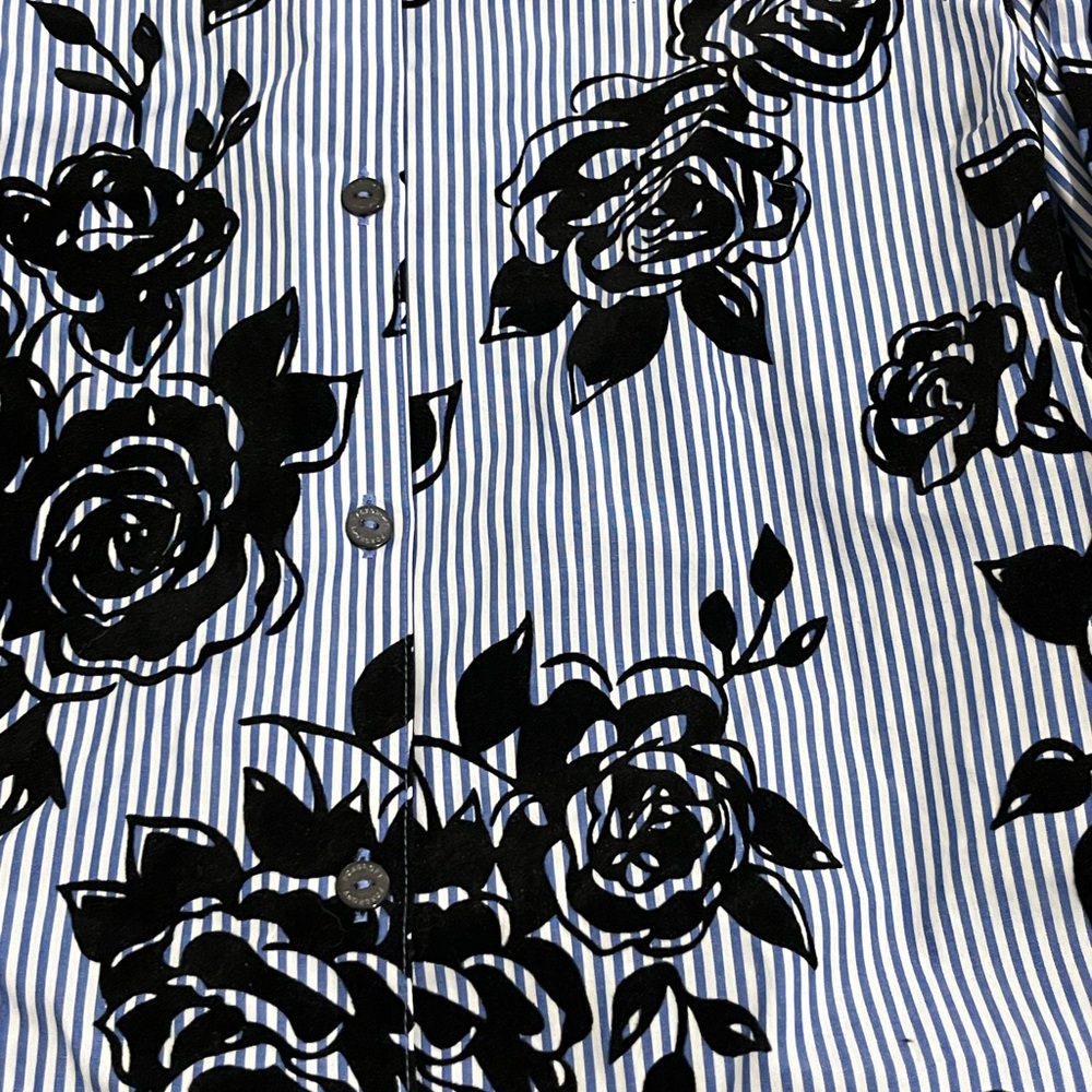 Foxcroft Blue and Black Striped Floral Button-Up Top Womens Size 12 New with Tag - Picture 2 of 5